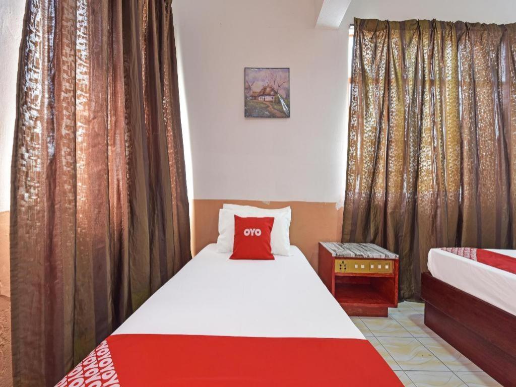 Super Oyo Capital O 90659 Raintown Timbers Hotel Taiping Εξωτερικό φωτογραφία